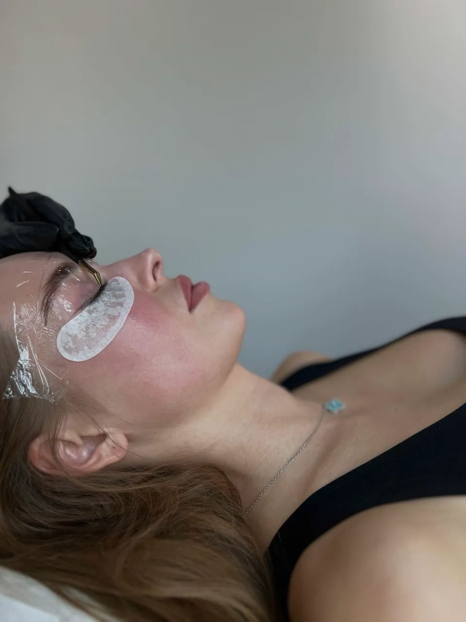 Volume lash application at Azizam