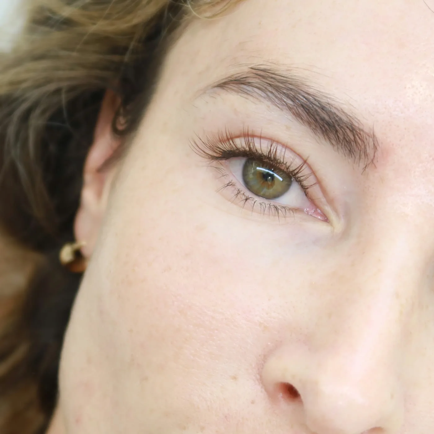 Silk lash extensions result in Dubai — soft, natural-looking finish at AZIZAM beauty salon