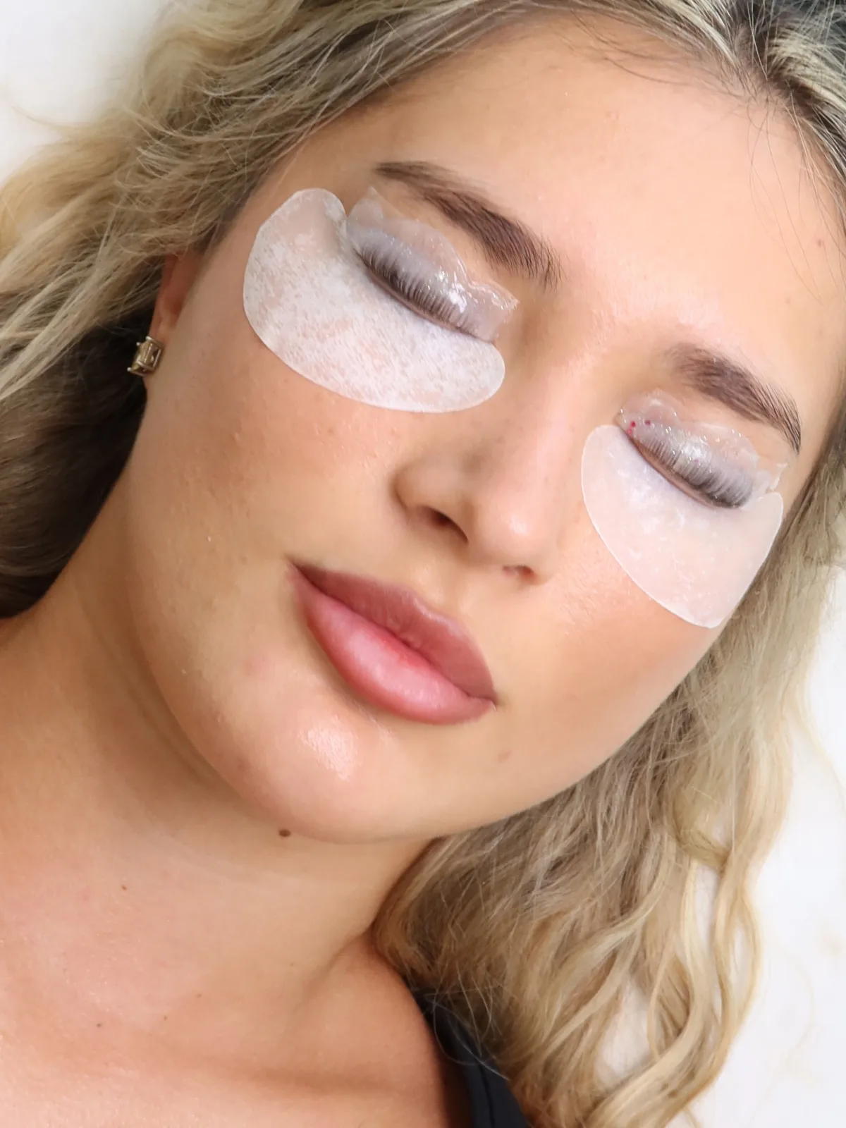 Korean lash lift in Dubai, lifted natural lashes at AZIZAM beauty salon